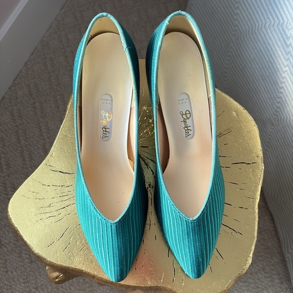 Dyeables Vintage,  Elegant Ribbed Satin Teal Striped Women's Shoes. Size 7B - Picture 2 of 16